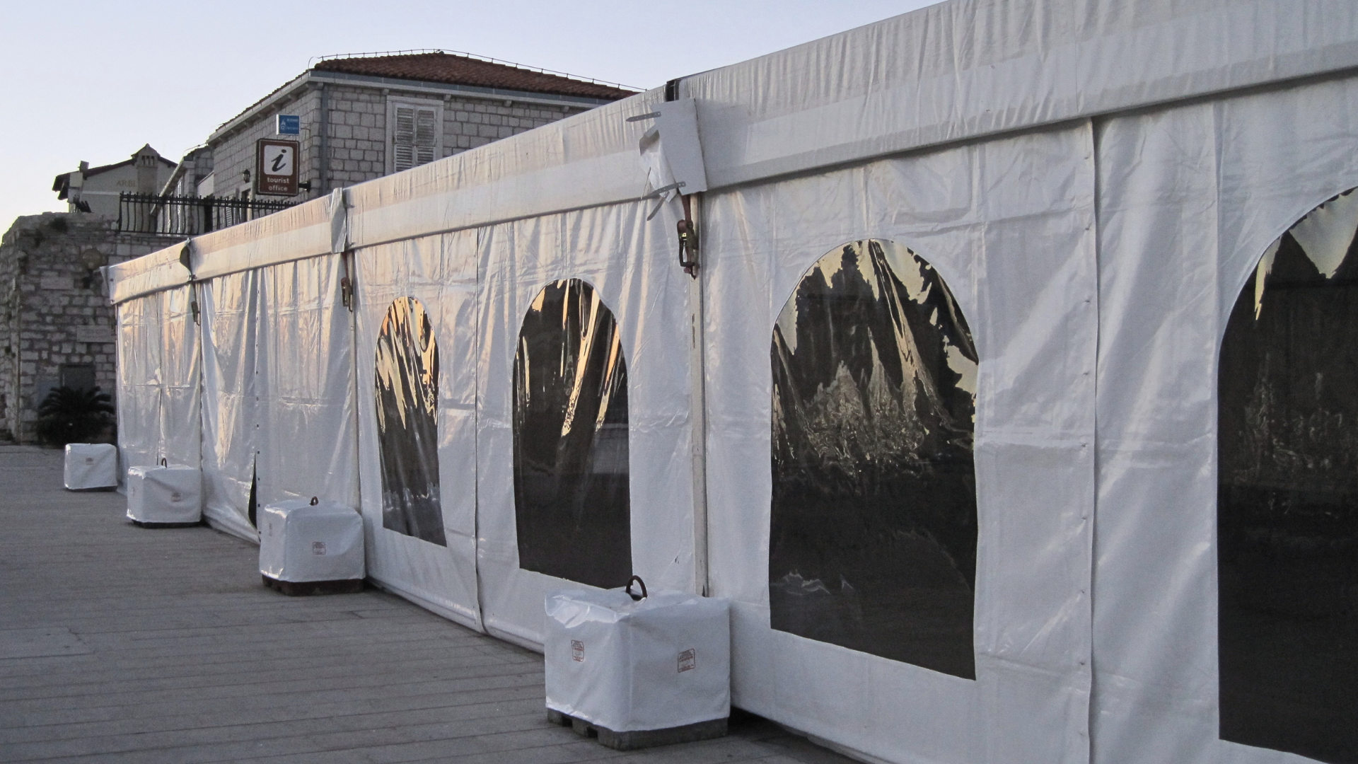 BETONSKI BLOKOVI (za učvršćivanje) - 200 kg za pagode, 650 kg i 1000 kg za šatore